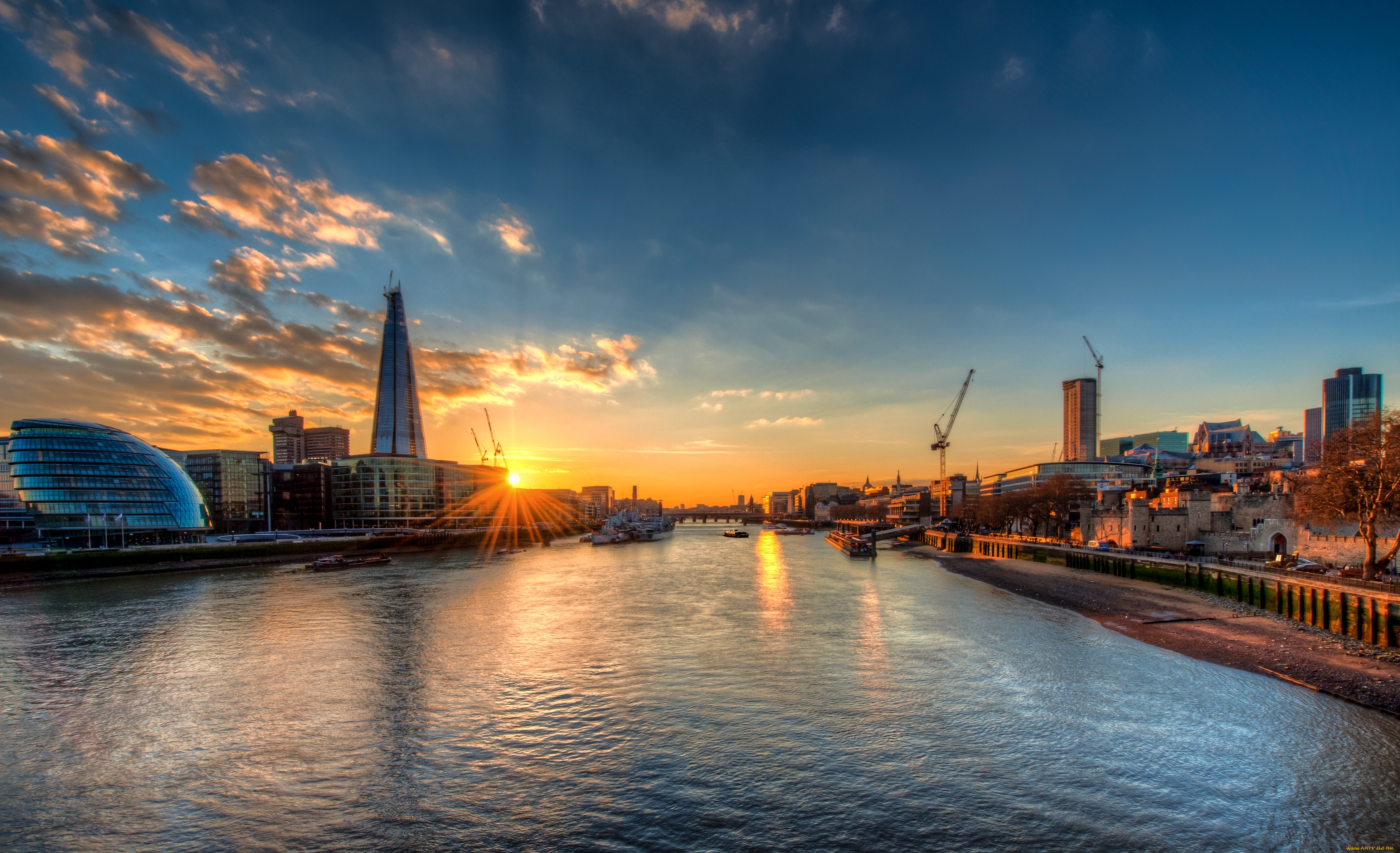 More london. Темза Англия. Река Темза. Река Темза в Великобритании. River Thames Лондон.